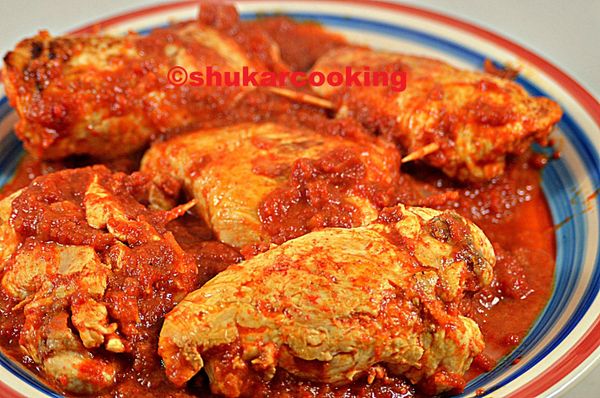 Suprême de poulets roulés à la purée de poivrons et tomates