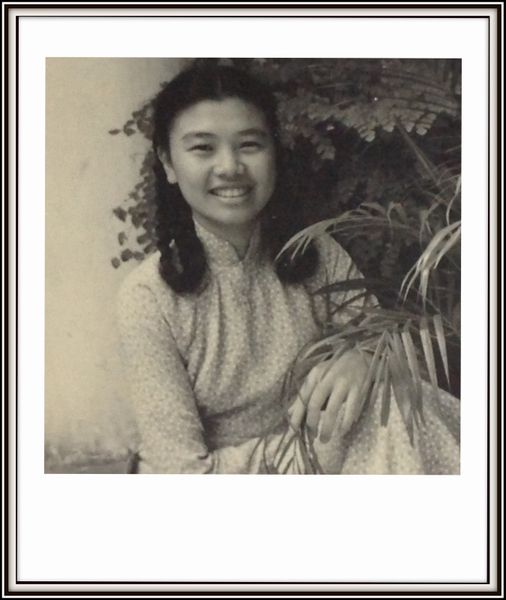 CÔ GÁI HUẾ