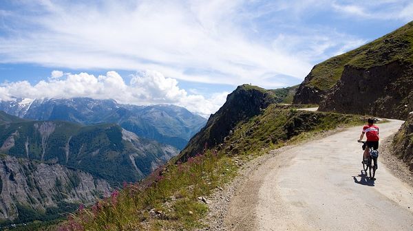 Des coureurs protestent : « Nous envoyer là-bas est irresponsable. » (actualisé le 28 juin)
