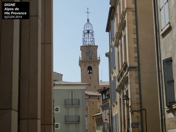 DIGNE vues PLONGEANTES et Patrimoine Urbain