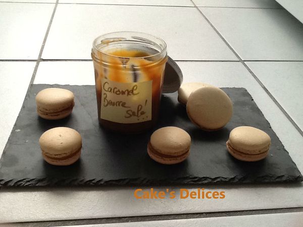 Macaron au caramel beurre salé