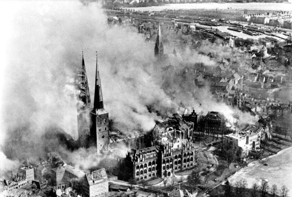 18 — Un pont de moins, une cathédrale aussi...