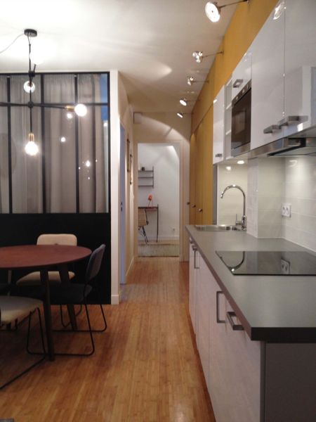 Des bureaux en RDCH transformés en appartement suite...