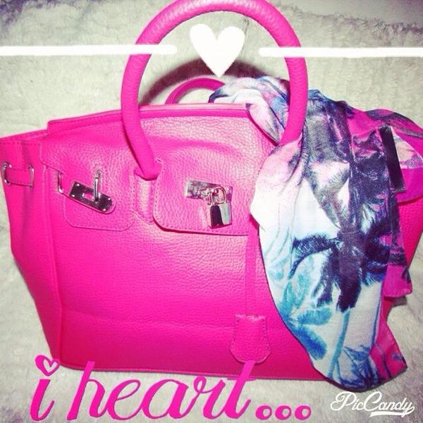 TAG :What's in my Bag & Mon nouveau sac Rose Bonbon