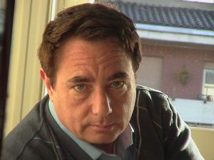 Le producteur de cinéma Paul Davids et ses enfants ont vu un ovni le 25 février 1987 à Pasadena en Californie