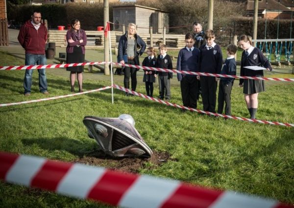 Photo : excercie ovni à l'école Bierton...