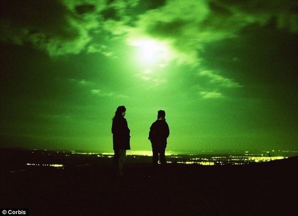 Spectaculaire ovni vert à Greerton en Nouvelle-Zélande le 6 avril 2016