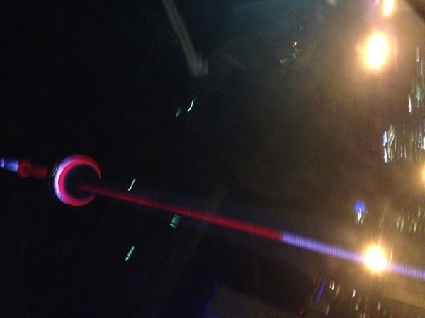 Photo : lumières ovni à Toronto, Canada, le 10 mai 2016...