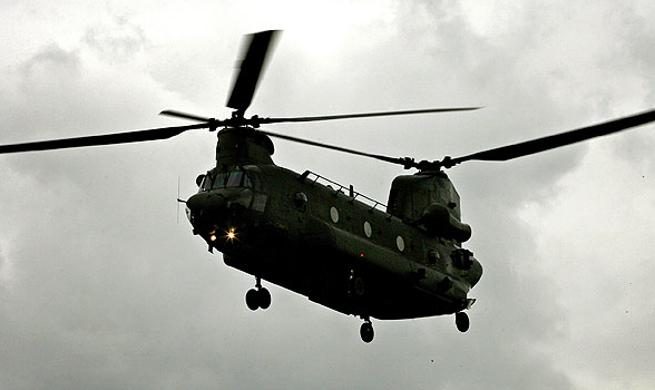 Photo : un hélicoptère Chinook...