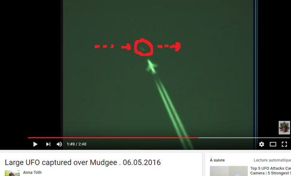 J'ai extrait cette image de la vidéo, entouré et fléché en rouge la trajectoire de l'ovni. A Mudgee, Autralie, le 06 mai 2016...