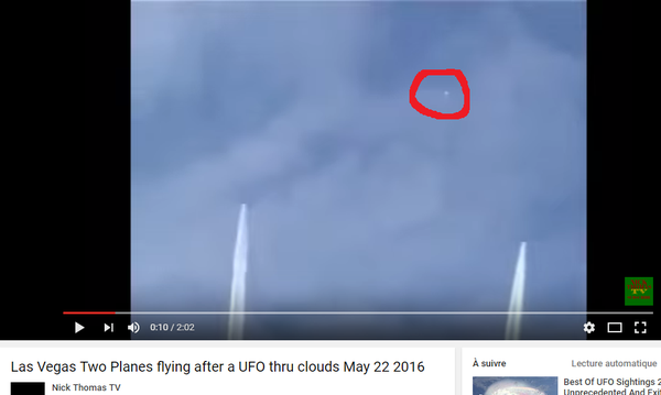 Photo extraite de la vidéo. J'ai entouré en rouge l'ovni. A Las Vegas, Nevada, le 22 mai 2016...