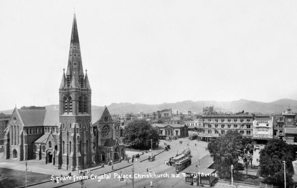 La photo ici est une vue ancienne, une scène figée, à Christchurch, en Nouvelle-Zélande.