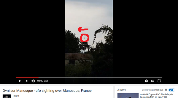 J'ai selectionné cette image de la vidéo, entouré en rouge l'ovni, et fléché le sens de son déplacement. A Manosque, le 12 juillet 2016...ue
