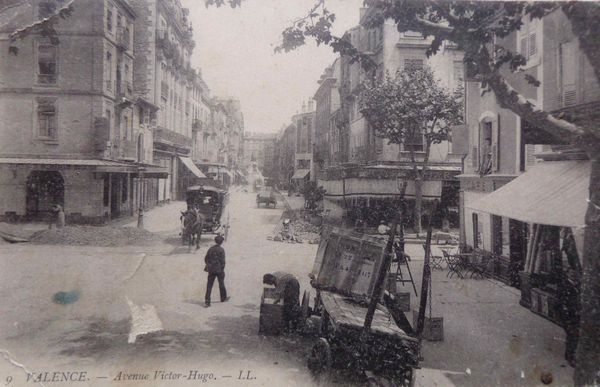 La photo ici est une vue ancienne, une scène figée, à Valence, dans la Drôme, en France .