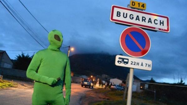 Bugarach attire toujours du monde