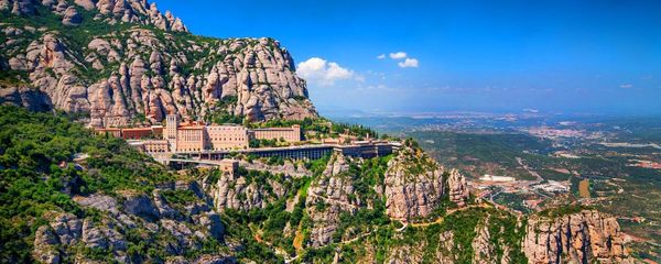 Photo : une vue du monastère de Montserrat...