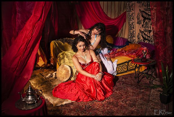 Séance orientale : la coiffure au harem