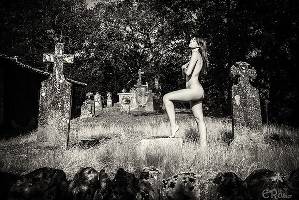 Le vieux cimetière avec Mélissa 1