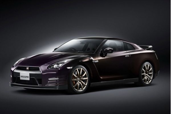 Nissan GT-R Midnight Opal