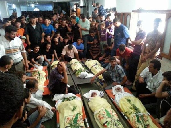 Le bilan des victimes des bombardements israéliens sur Gaza ne cesse de s’alourdir (près de 1400 Palestiniens ont été tués), Netanyahou, n’a pas caché sa détermination de continuer les opérations militaires, malgré les appels à la paix. Crédit: Ashraf Amra/AFP