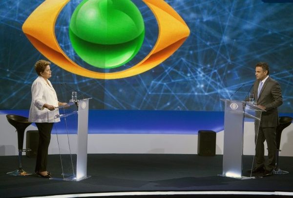 Brésil : le duel Neves-Rousseff polarise la société