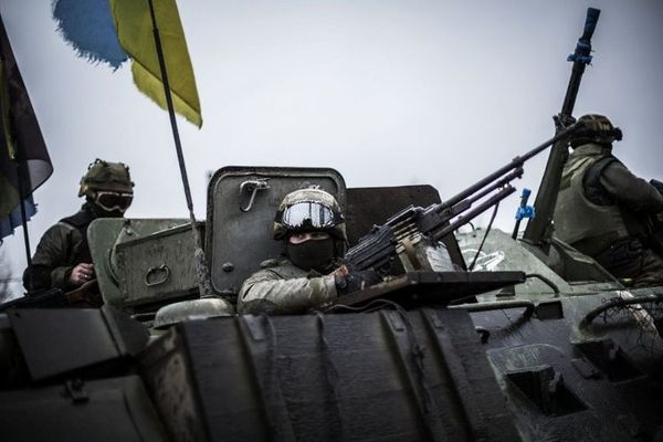 Des soldats ukrainiens à proximité de la ville d'Artemivsk, dans les environs de Donetsk, le 1er février. (Photo Manu Brabo. AFP)
