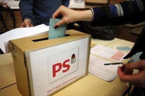 Parti socialiste : 60% pour la motion Cambadélis