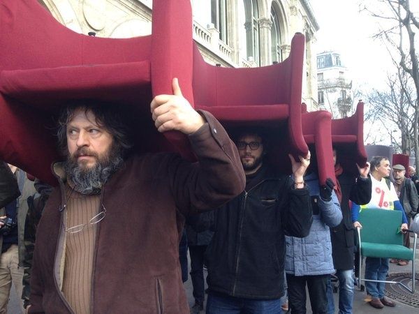 Les faucheurs de chaises s'invitent au procès Cahuzac