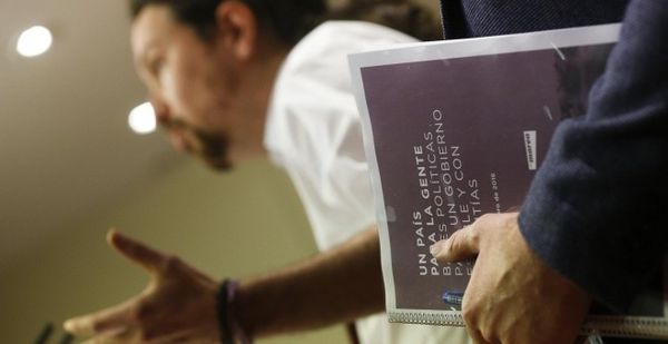 Pablo Iglesias durant la présentation du document à la presse.- REUTERS