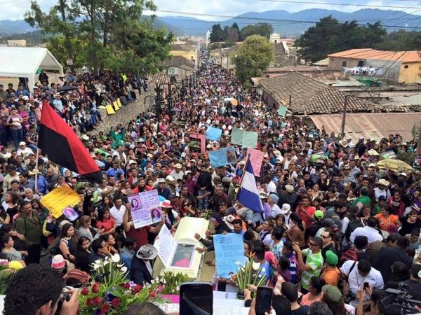 Honduras : un adieu de masse pour Berta Cáceres