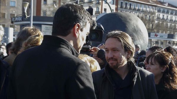 Rencontre de Pedro Sanchez et Pablo Iglesias lors de la commémoration des attentats du 11 mars 2004 à Madrid