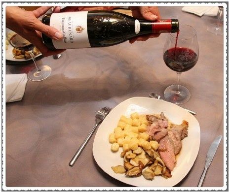 Chateauneuf-du-Pape rouge 2013 servi avec un gigot d'agneau comme suggéré dans le Guide Hachette des Vins