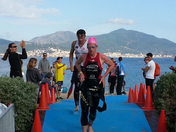 Arrivée natation du Triathlon Giro