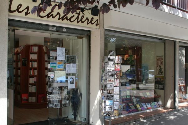 C'est la rentrée à la librairie "Les Caractères" !