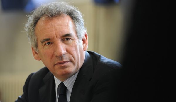 @bayrou invité dimanche 18h #cpolitique sur @France5tv