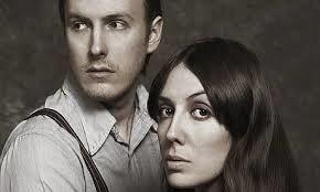 L'hiver est là et le hibou à l'affût, du mulot qui va passer,pour faire un beau combat il faut être deux et le duo "She Keeps Bees" mène depuis 4 albums une belle bataille,le dernier "EIGHT HOUSE"et le titre "Owl" oui les hiboux prennent un X au pluriel, oui ils ont surement 8 maisons avec des trous sans X !