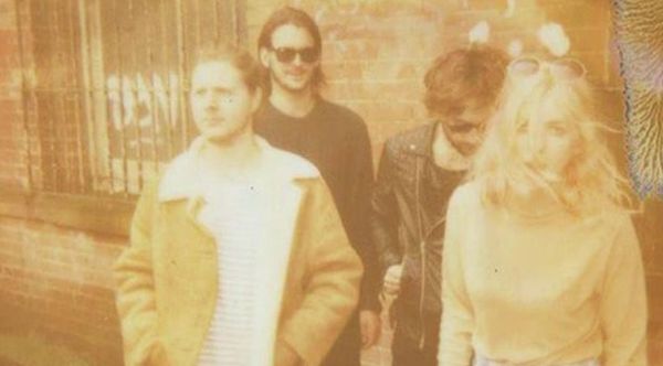 Dire qu'un jour... il faudra dormir pour toujours... Fermer les yeux pour une éternité, retourner poussière d'étoile à jamais, Voici "Sleep Forever " par le groupe "Black Honey" de Brighton évidemment !