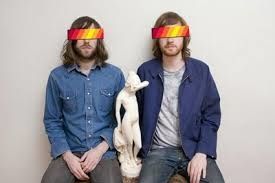 Le groupe "RATATAT" toujours là en forme et pas ratatiné du tout le duo sort le 5 eme album "Cream on the Chrome" la crème de la crème quoi !