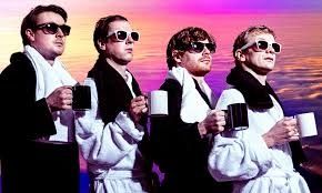 A quelques jours de la sortie de leur deuxième album, le génial groupe écossais Django Django, nous offre un extrait "Reflections" de"Born Under Saturn" qui sortira le 4 mai ! tavernier un whisky svp !