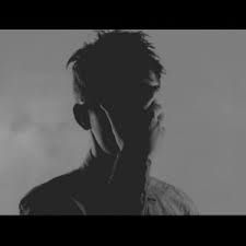 Tu ne me connais pas non... tu ne me connais pas... alors fuis avant qu'il ne soit trop tard ... c'est ce que semble dire le groupe au son énorme SON LUX avec "you don't know me", qui sais il a peut-être raison ...