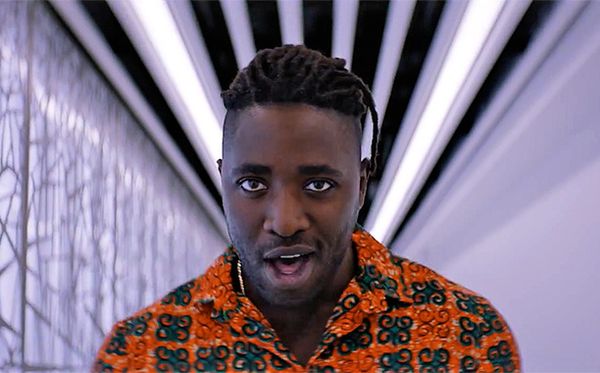 J'adore Trop bien le dernier titre de Bloc Party ça s'appelle The Love Within un tube en puissance dansant et enjoué ça donne envie de sauter, de tourner, de breaker, de boire des coup et de manger sur les terrasses des cafés n'en déplaise a certains !