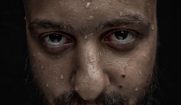 Merci France inter, merci a Leïla Kaddour-Boudadi pour ce pur moment de grâce quelle m'a offert l'autre jour il est du liban, et il s'appelle Bachar Mar-Khalifé et chante merveilleusement bien, voici Kyrie Eleison comme un hymne à la paix !