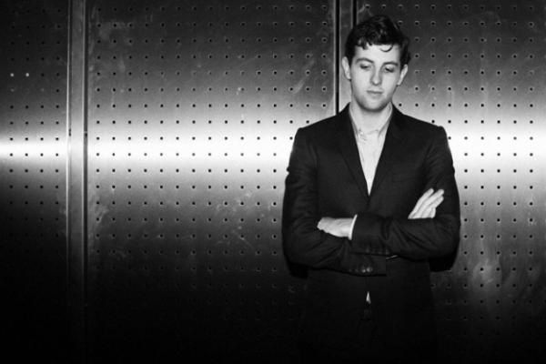 Jamie xx balance un titre de son prochain album " In Colour" il s'agit de Stranger in a room une électro douce et planante a laquelle nous ne sommes pas étranger !