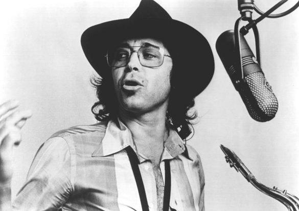 Pour ceux qui aime le saxo Leandro «Gato» Barbieri, saxophoniste argentin, n'est plus. Nous avons perdu aujourd'hui une légende, mauvaise note ...