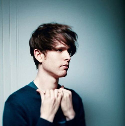 Il met de la couleur dans tout ce qu'il fait le JAMES BLAKE avec son nouvel album RADIO SILENCE et un extrait "The Colour in Anything" l'électro est toujours de mise plus libre plus tranquille l'anglais explore des nouveaux territoires