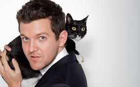 Clip complètement barge de ce Dj de Los angeles Dillon Francis avec Candy un bonbon pur sucre qui ne fond pas sous la chaleur de l'été