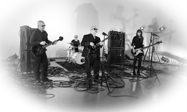 Un nouveau morceau de Pixies sur les starting blocks qui prouve que les cocos sont en forme voici talent !
