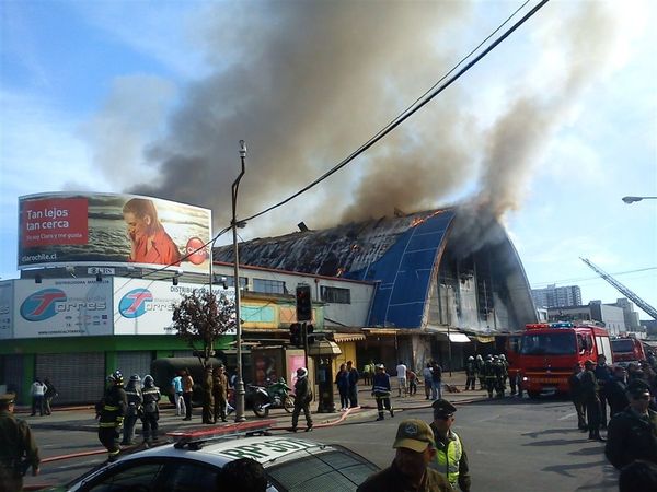 Un Incendie, probablement d'origine criminelle, détruit le Marché Central de Concepción.