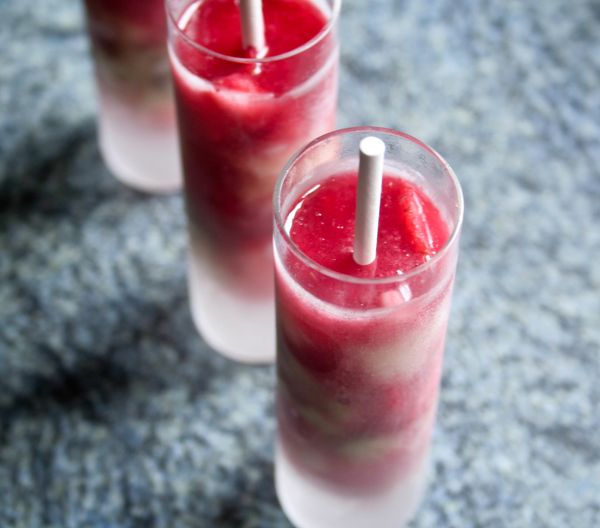 Glaçons aux fruits frais et jus de raisin...