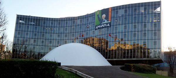 HOMMGE DU PCF A NELSON MANDELA